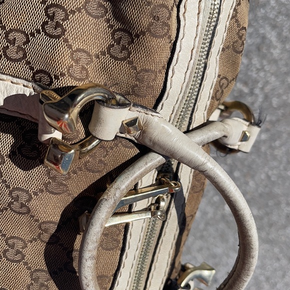 Beautiful Women’s authentic Gucci purse like new on inside no tears no rips - Picture 3 of 13